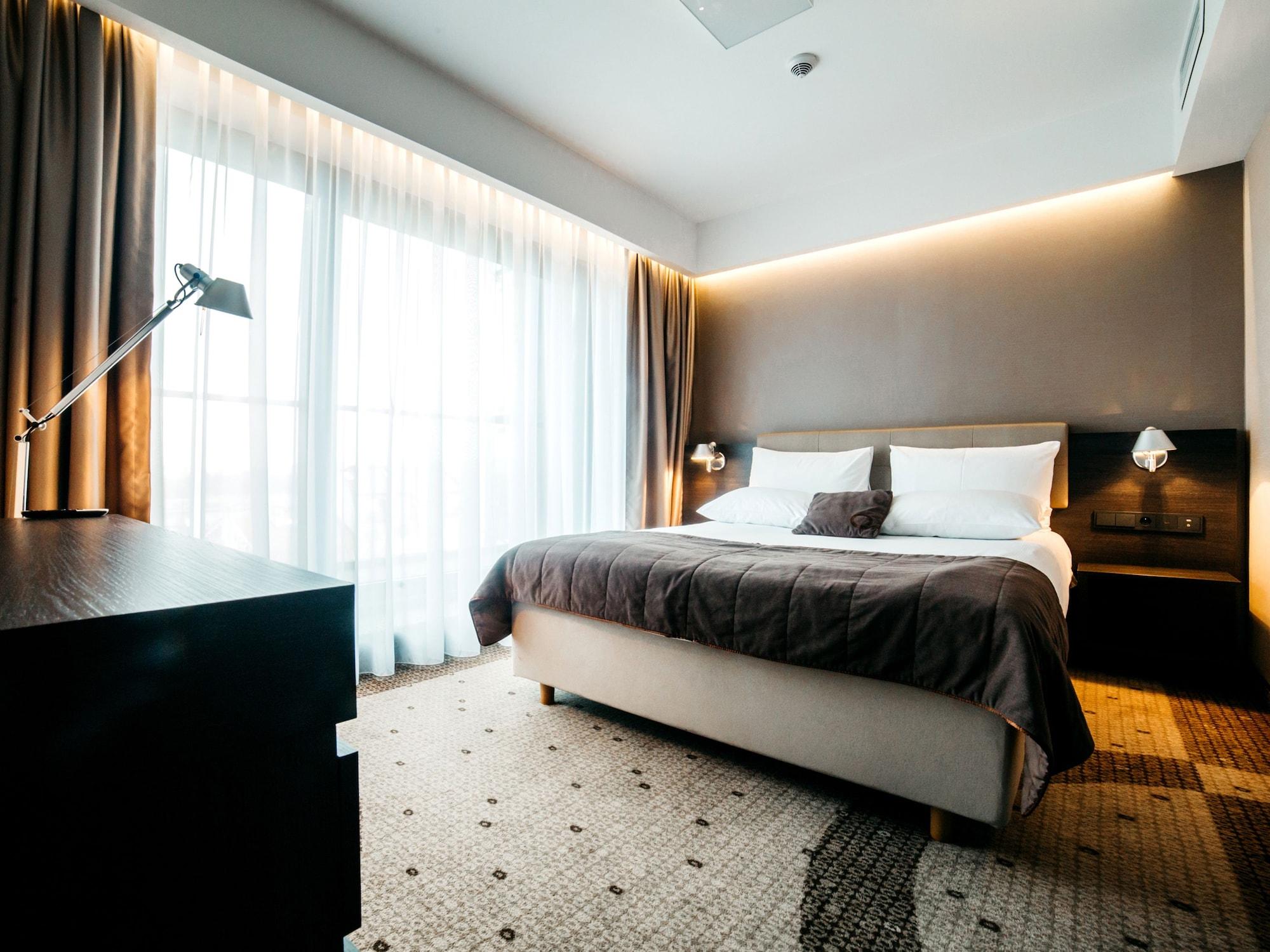 Q Hotel Plus Krakow Ngoại thất bức ảnh